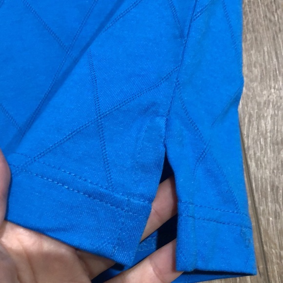 Like new! - JOS. A. BANK Leadbetter Textured Golf Polo Shirt - Picture 3 of 7